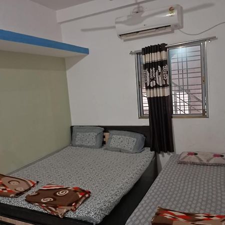 Honest Deluxe Room Garudeshwar Extérieur photo