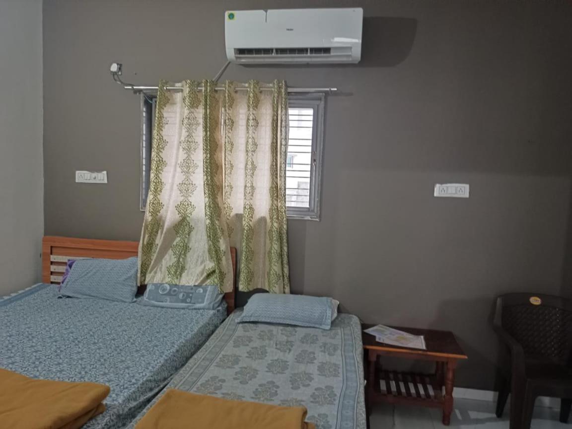 Honest Deluxe Room Garudeshwar Extérieur photo